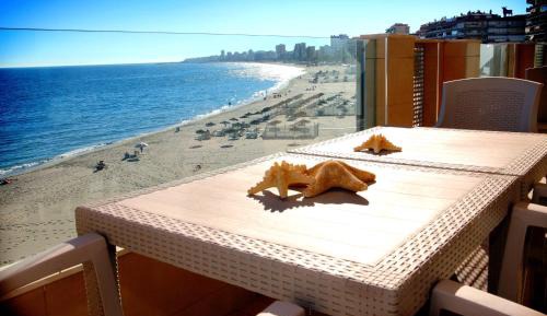 Three-Bedroom Apartment with Frontal Sea View