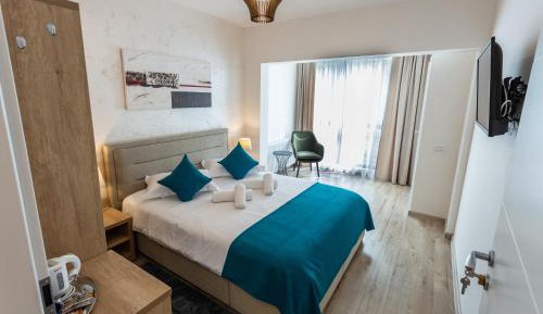 Queen Room with Balcony