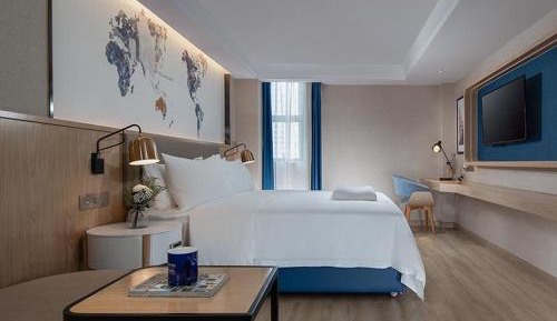Guest Room with King Bed