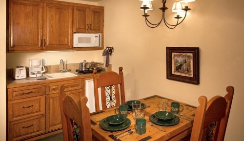 One-Bedroom King Suite