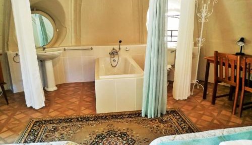 One-Bedroom Bungalow