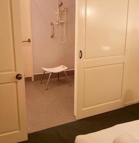 Queen Room - Disability Access