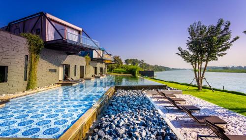 Pool Xide Cabin