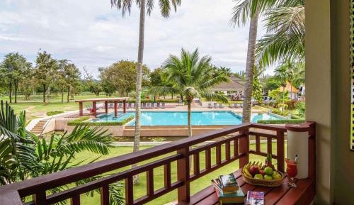 Superior Twin Room with Pool View
