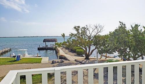 One-Bedroom Suite with Two Queen Beds - Water View