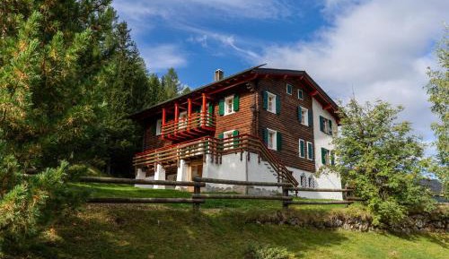 Seven-Bedroom House