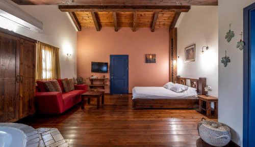Suite with Garden View