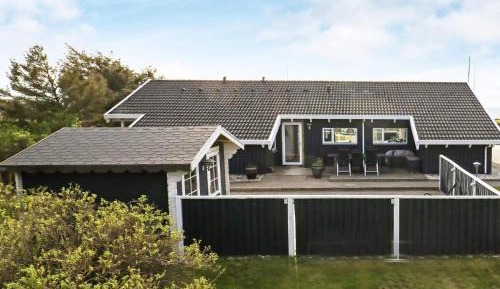 Four-Bedroom Holiday Home