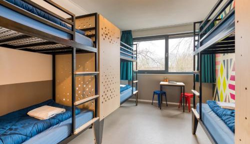 6 Person Room with Private Bathroom and Shower