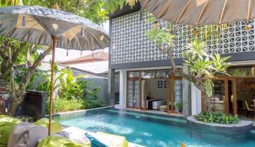 Deluxe Double Room with Pool View