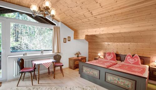 Superior One-Bedroom Apartment with Balcony