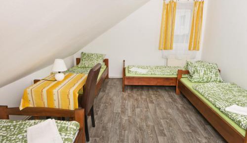 Economy Quadruple Room with Shared Bathroom