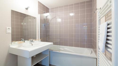 Two-Bedroom Apartment (6 Adults) - View on Polders