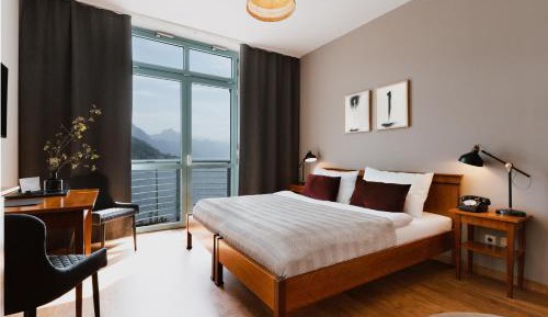 Double or Twin Room with Lake View