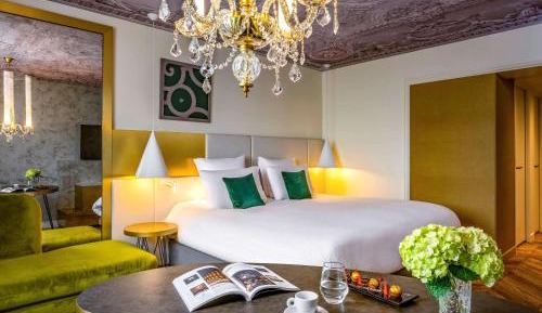 Deluxe King Room