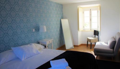 Deluxe Double Room (2 Adults + 1 Child)