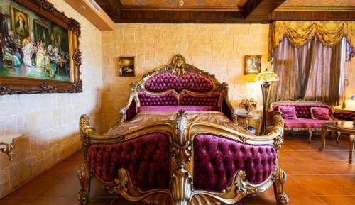 Luxury King Room