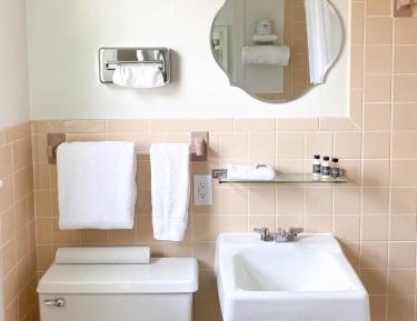 Standard Queen Room
