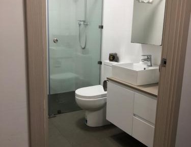 Apartment with Shower
