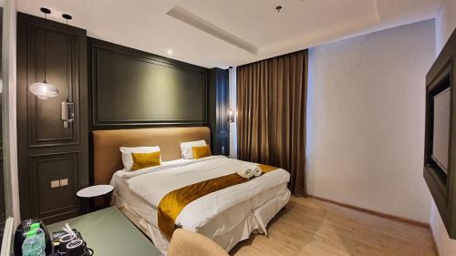 Deluxe Double or Twin Room