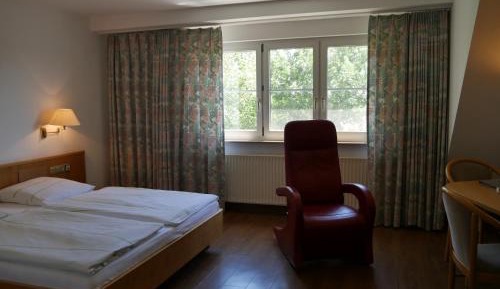 Double or Twin Room with Bathroom