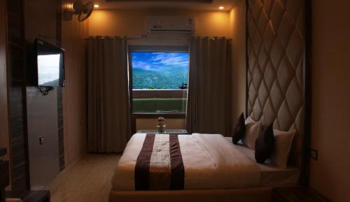 King Room with Balcony