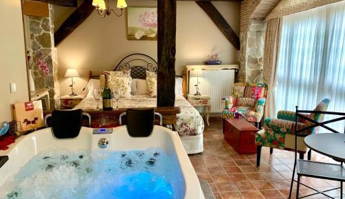 Suite with Whirlpool