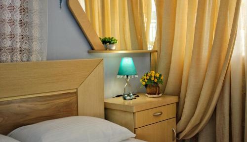 Studio (4 Adults) with Garden View 