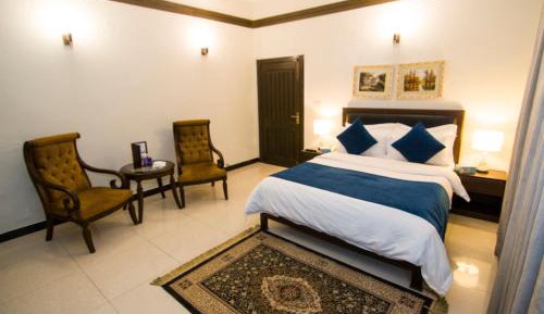 Deluxe King Room