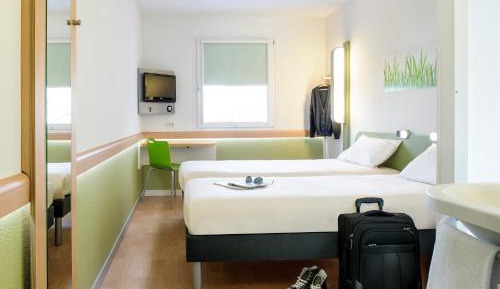 Standard Twin Room