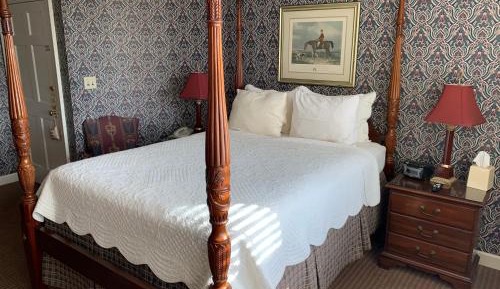 Standard Queen Room