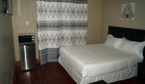 Standard Queen Room