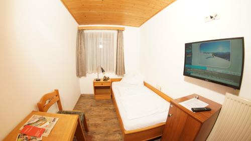 Economy Single Room