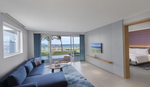 1 Bedroom Suite Pavilion, Private Pool, Beach Front - King Bed