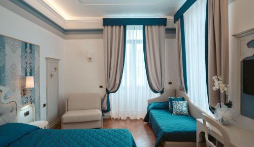 Triple Room with Lake View