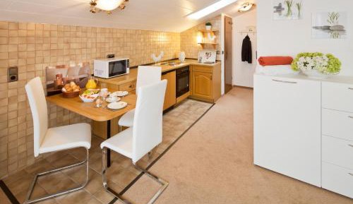 Studio (2 Adults)