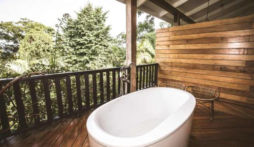 Signature Canopy Suite
