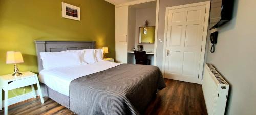 Large Single Room
