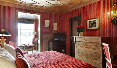 Prestige Room
