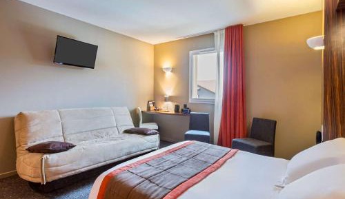 Family Queen Room with Sofa Bed - Non-Smoking