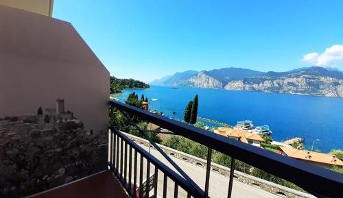 Double Room with Balcony and Lake View