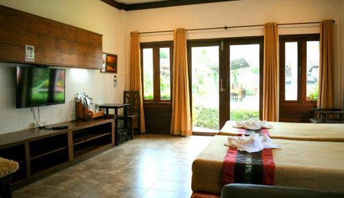 Twin Room with Shower