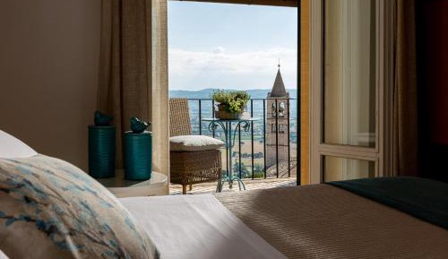 Queen Room with Balcony