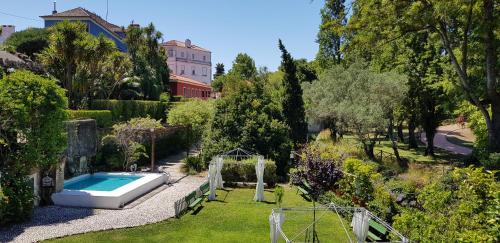 One-Bedroom Apartment with Garden View