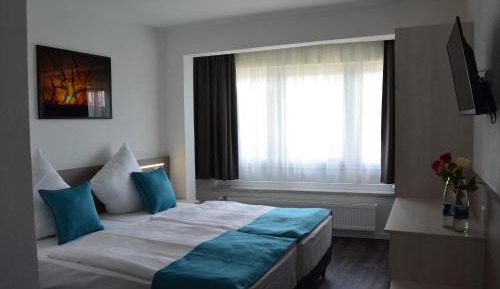 Deluxe Double or Twin Room with City View