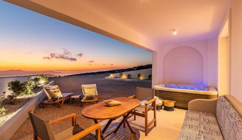 Junior Suite with Caldera View and Outdoor Hot tub 