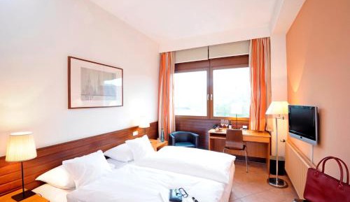 Double Room with Street View