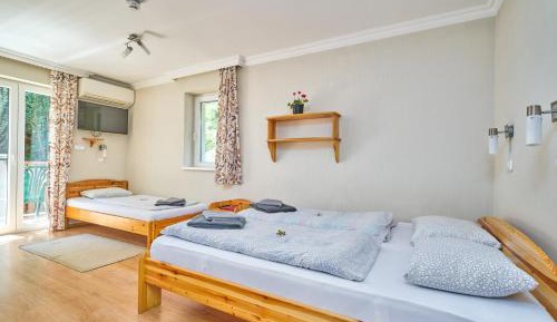Triple Room with Private Bathroom