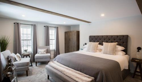 Superior King Suite