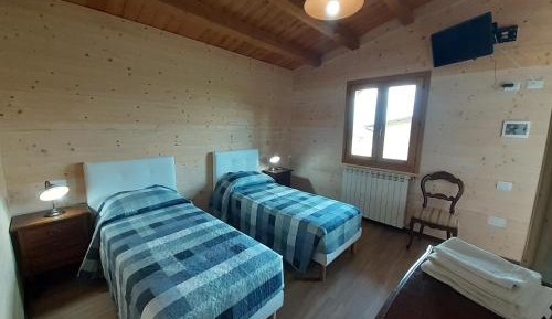 Deluxe Double or Twin Room with Mountain View